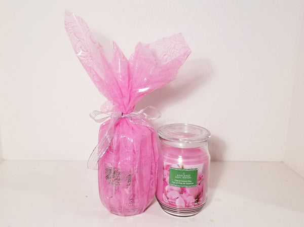 17 Oz Lily & Sweet Pea Scented Jar Candle by Ashland