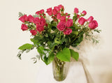 10 Stems Red Fresh Spray Roses in Clear Vase