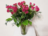 10 Stems Red Fresh Spray Roses in Clear Vase