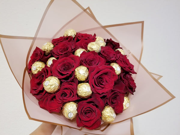 Sweet 16th Bouquet of fragrant 16 red Roses and 16 Ferrero Rocher Fine Hazelnut Chocolates