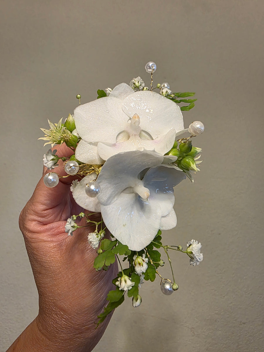 Fresh Flower Ring - White Orchid Ring and Pearls – LeLe Floral